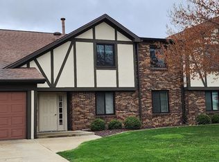 51 Brandywine Ct, Bloomington, IL 61704