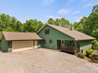 735 Twin Brook Dr, Waynesville, NC 28785