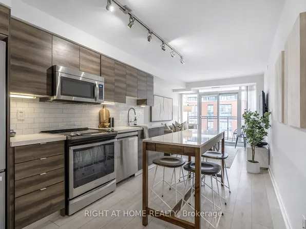 525 Adelaide St W #1622, Toronto, ON M5V 0N7