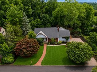 11 Hillside Ct, Suffern, NY 10901