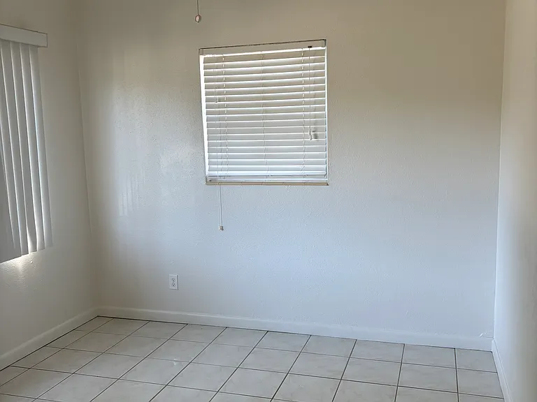 312 W Cornelius Cir — Photo 11