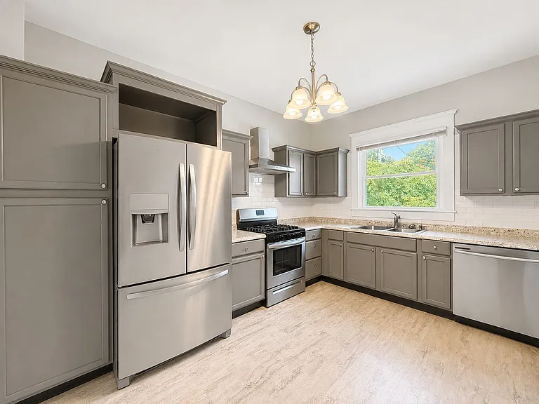 120 N 21st St #124 — Photo 3