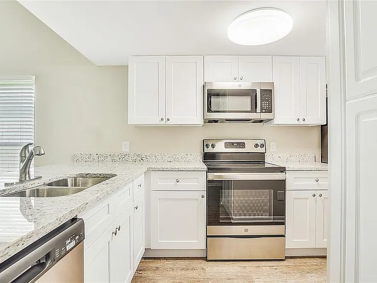 4023 Meandering Ct — Photo 4