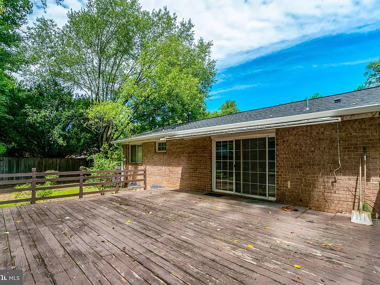 8527 Parliament Dr — Photo 41
