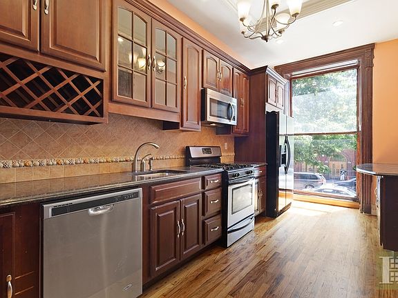 2nd image of 65 Gates Ave APT 1