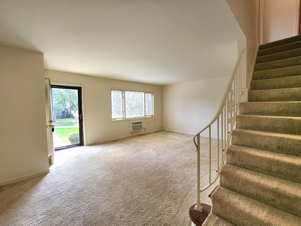 1st image of 742 Concord Ln #742