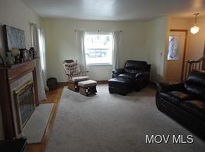3rd image of 2518 Plum St