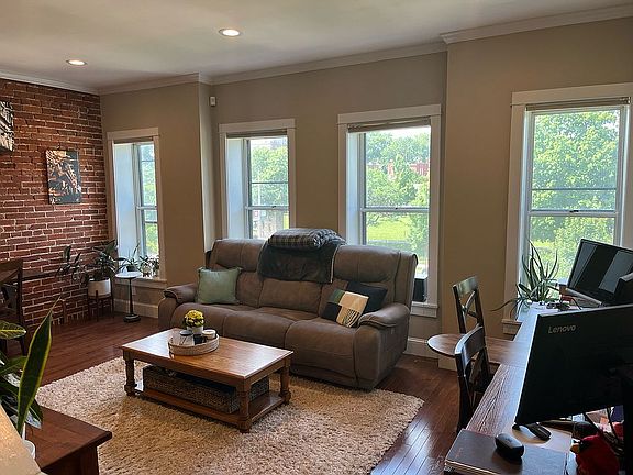 3rd image of 5244 Waterman Blvd APT C