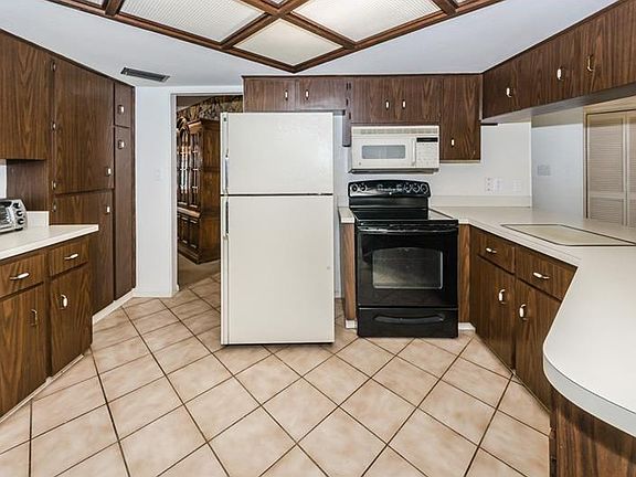 4th image of 216 Hillcrest Dr