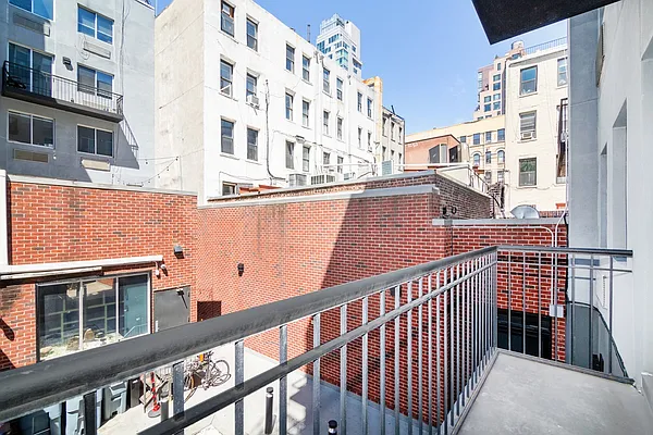 Rented by REAL New York | media 7