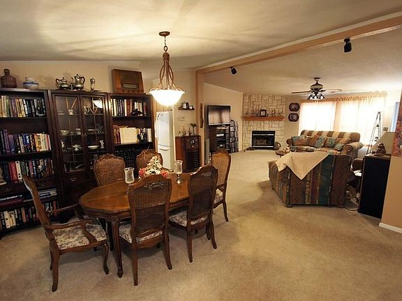 4th image of 704 Oaklanding Cir