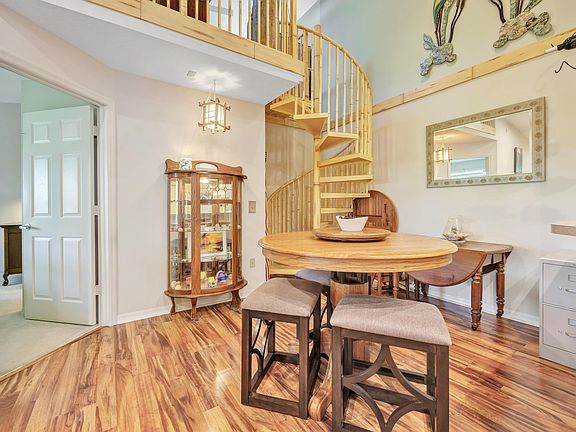 4th image of 17203 Harbour Vista Cir