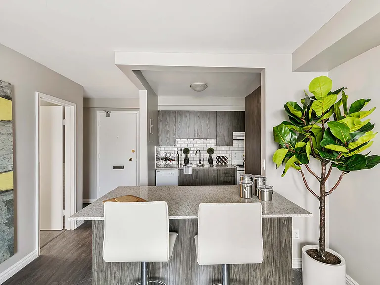 8787 Riverside Dr E — Photo 20