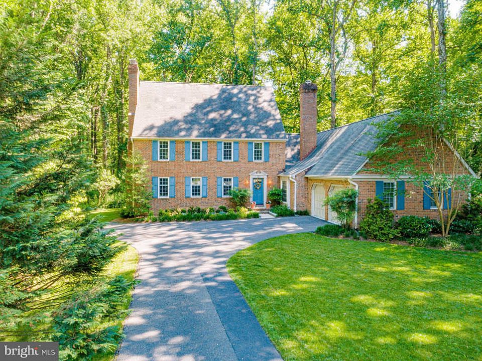 1st image of 21 Donzi Ct