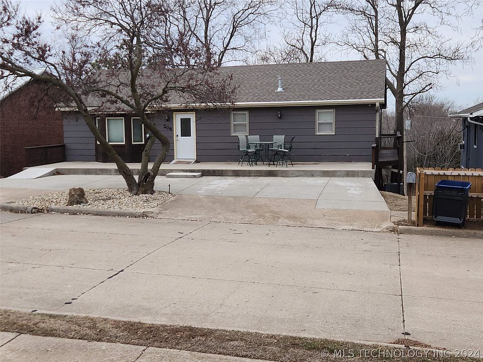 1st image of 206 Pineview