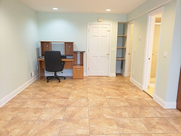 4th image of 214-22 Waters Edge Dr #1