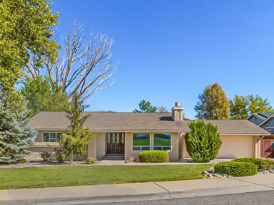 1st image of 2120 Sandalwood Ct