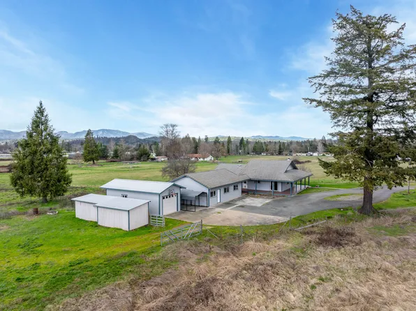 3655 Leonard Rd, Grants Pass, OR 97527