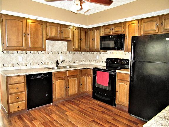 5th image of 230 Orchard Ln
