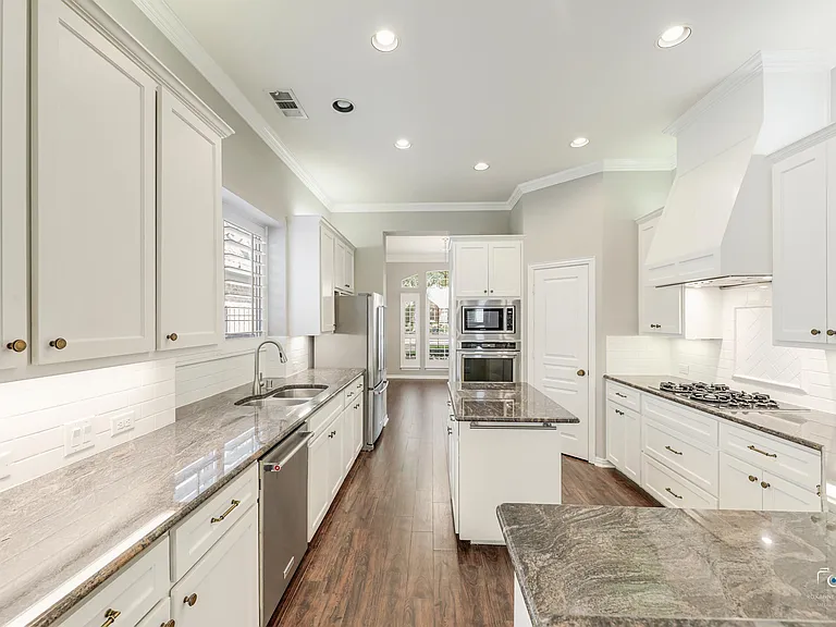 5619 Travis Dr — Photo 10