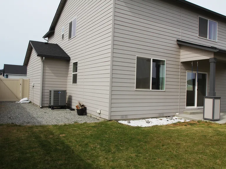 2238 2nd St SE — Photo 14