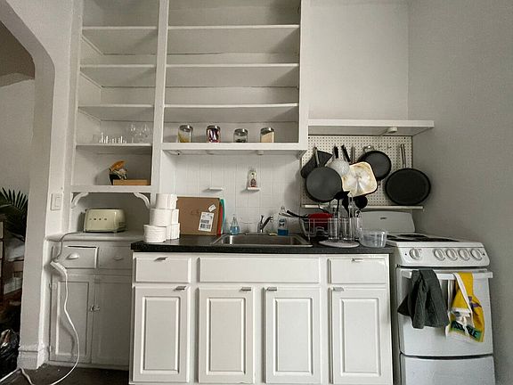 2nd image of 93 Halsey St #2C