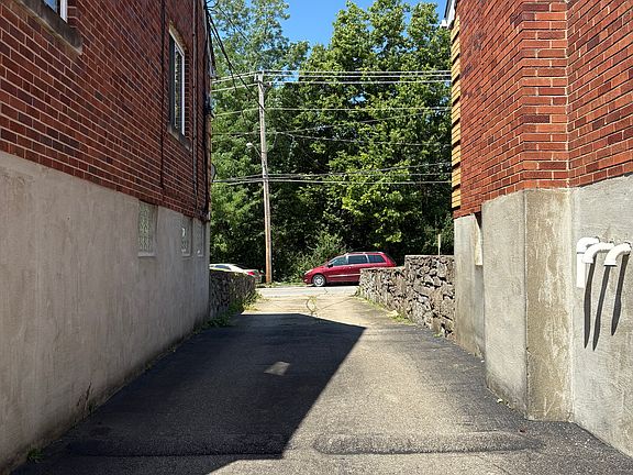 2nd image of 2282 Baltimore Ave