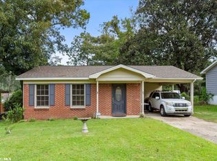 64 Elizabeth Ave, Chickasaw, AL 36611