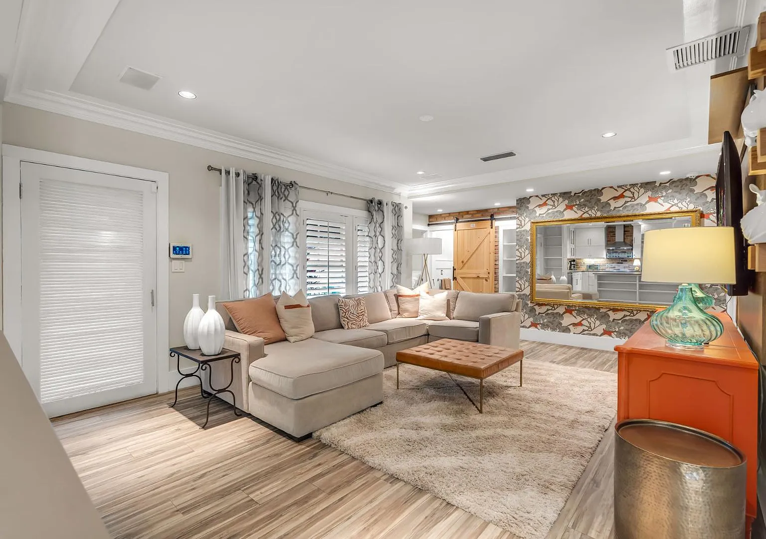 700 Vilabella Ave — Photo 2