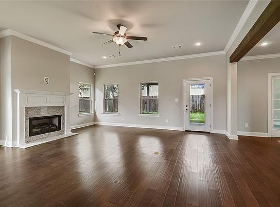 4th image of 15117 Laurel Oak Ave