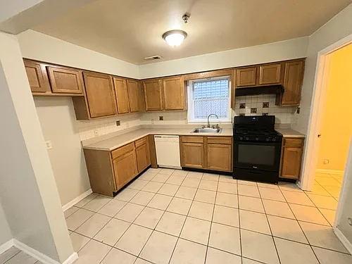 132 Fabyan Pl #1 Photo 1