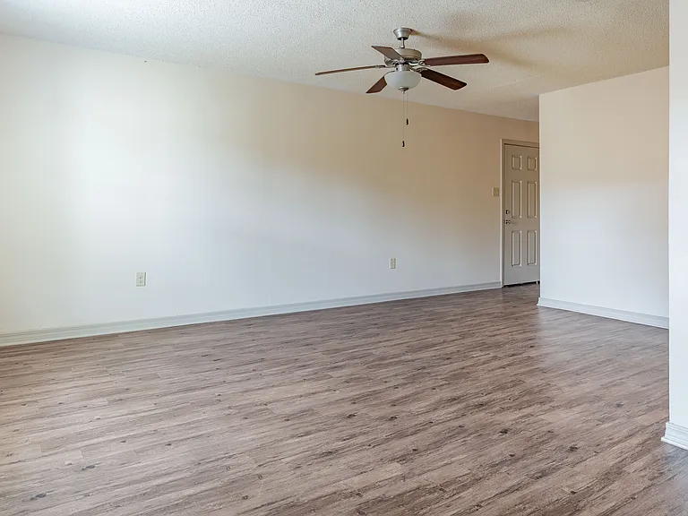 Ardendale Oaks Apartments — Photo 18
