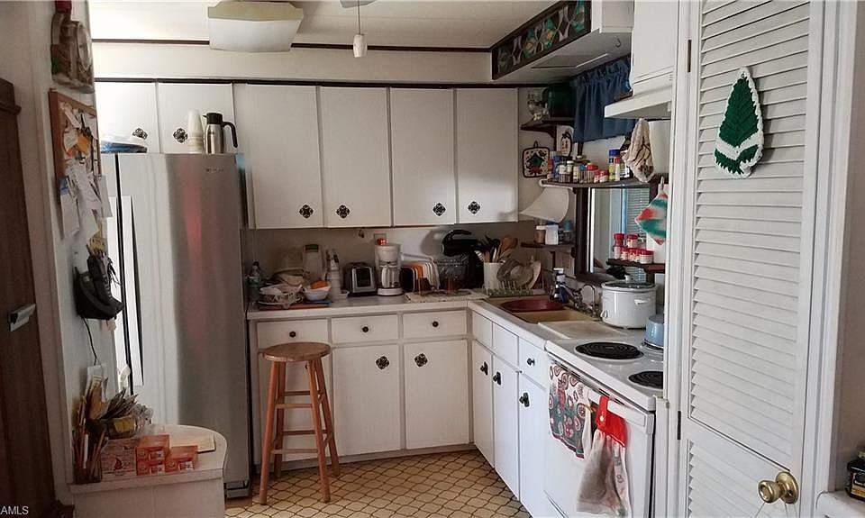 2nd image of 471 Riviera Blvd W