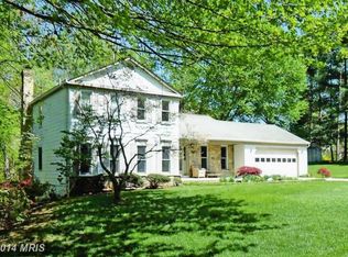 6111 Queens Brigade Ct, Fairfax, VA 22030
