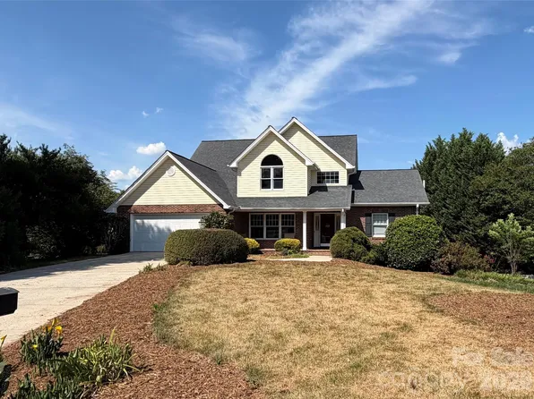 610 40th Avenue Ln NW, Hickory, NC 28601