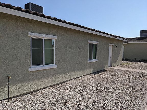 2nd image of 3402 N Stone Ave #A