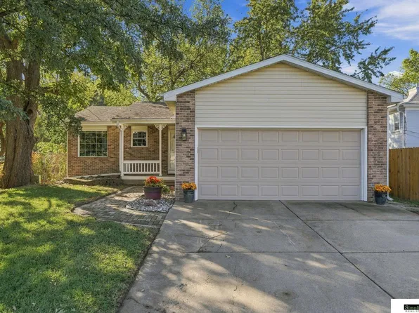 6711 Garland St, Lincoln, NE 68505