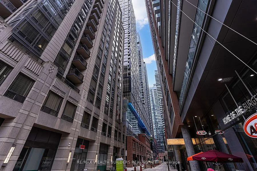 15 Mercer (NOBU Condos) — Photo 2