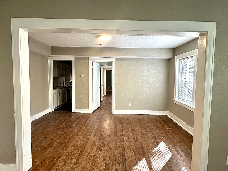 1st image of 4205 Kenwood Ave #1S