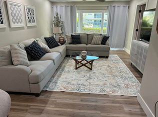 1100 8th Ave S APT 102A, Naples, FL 34102