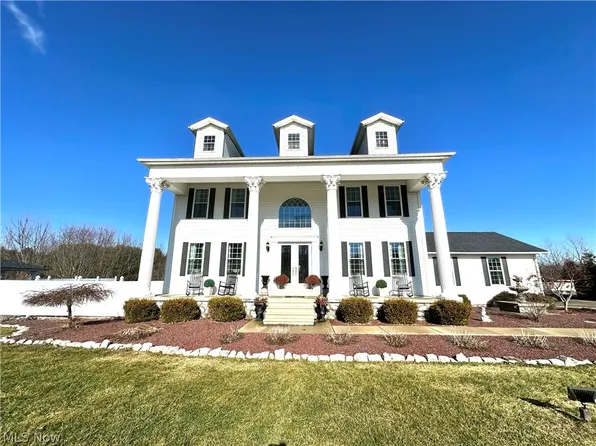 51208 Fieldstone Dr, East Liverpool, OH 43920