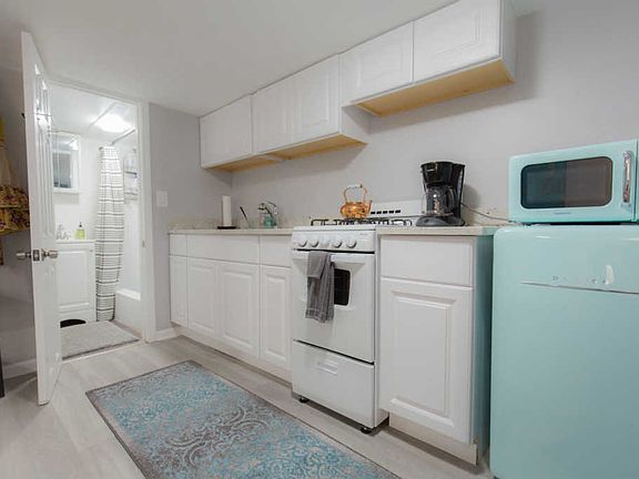 5th image of 3138 W Wabansia Ave