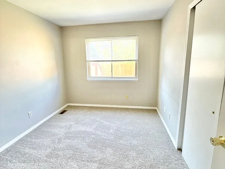 6505 Turkey Tracks Rd — Photo 10