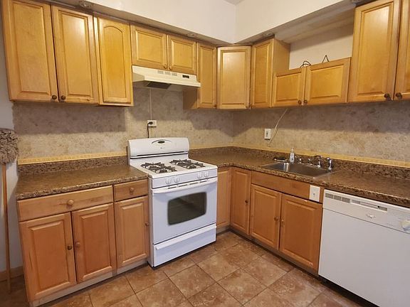 2nd image of 1755 Saint Pauls St