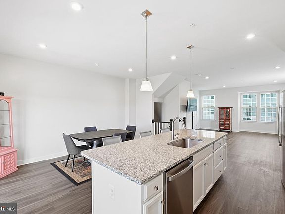 4th image of 9567 Tall Oaks Rd