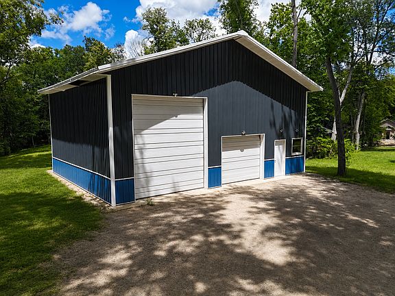 4th image of 2579 W Fairgrounds Rd