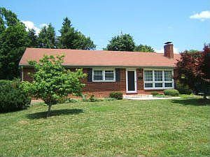 4th image of 3333 Fleetwood Ave