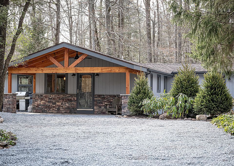 1st image of 310 Meadowbrook Ct