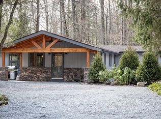 310 Meadowbrook Ct, Pocono Pines, PA