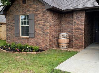 721 Vista St, Gentry, AR 72734